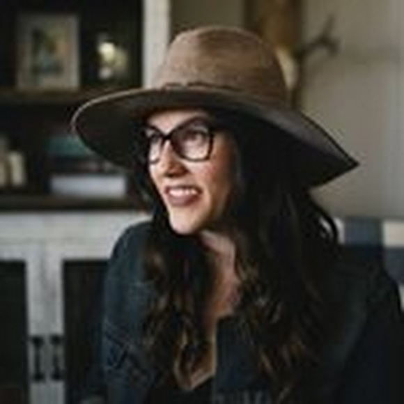 Meet your Posher, Taryn - Picture 1 of 1